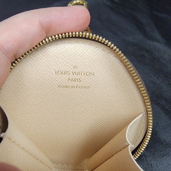Louis Vuitton Monogram Coin Purse - Picture 4 of 7